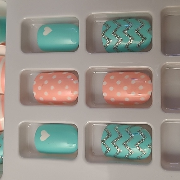 2/$16 Hearts Polka-dots Stripes Press On Nails - Picture 12 of 13